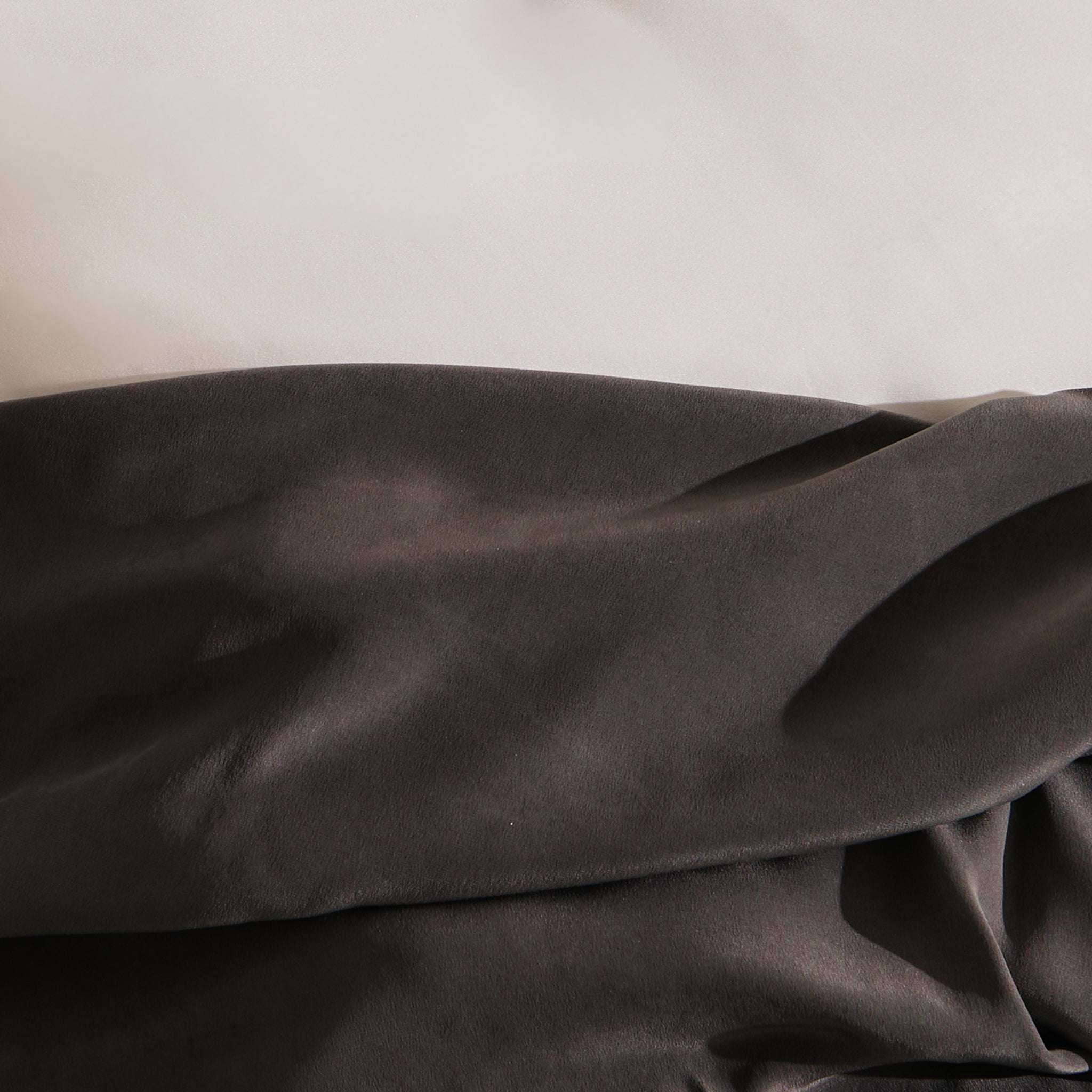 Lenzuola sopra in Seta, un sistema di cura e benessere per il corpo