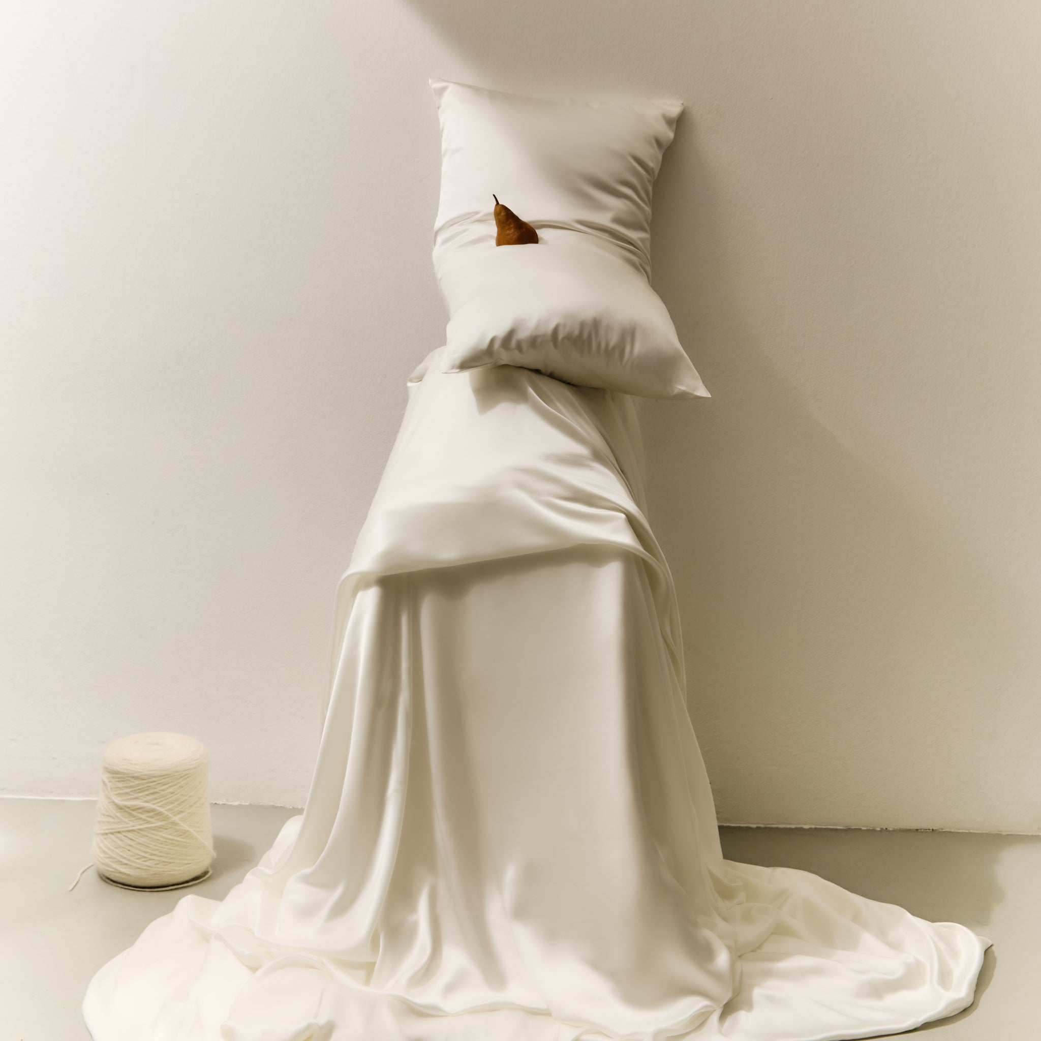 Set lenzuola sopra + sotto con angoli + 2 federe + 2 cuscini in Seta