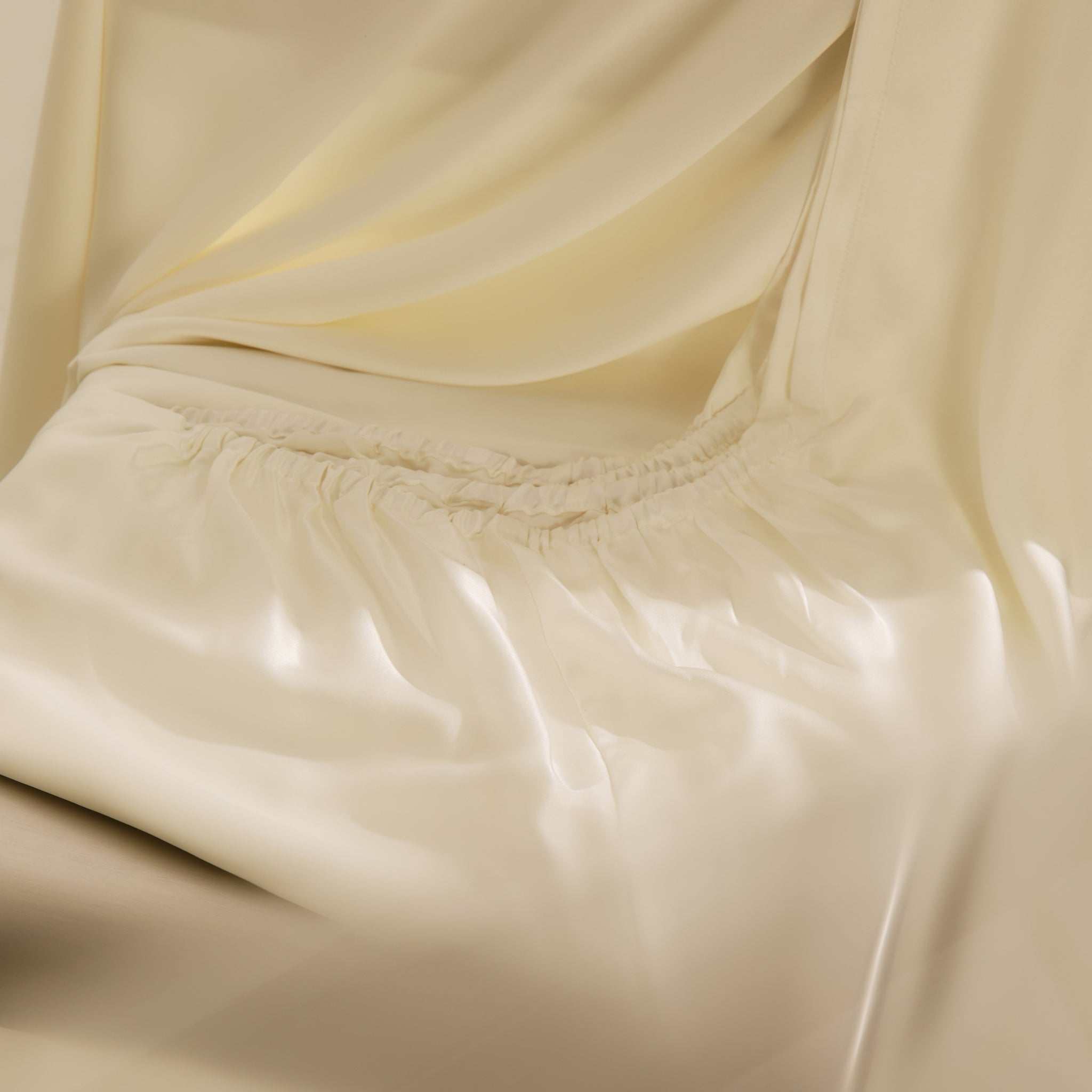 Set lenzuola sopra + sotto con angoli in Seta Made in Italy
