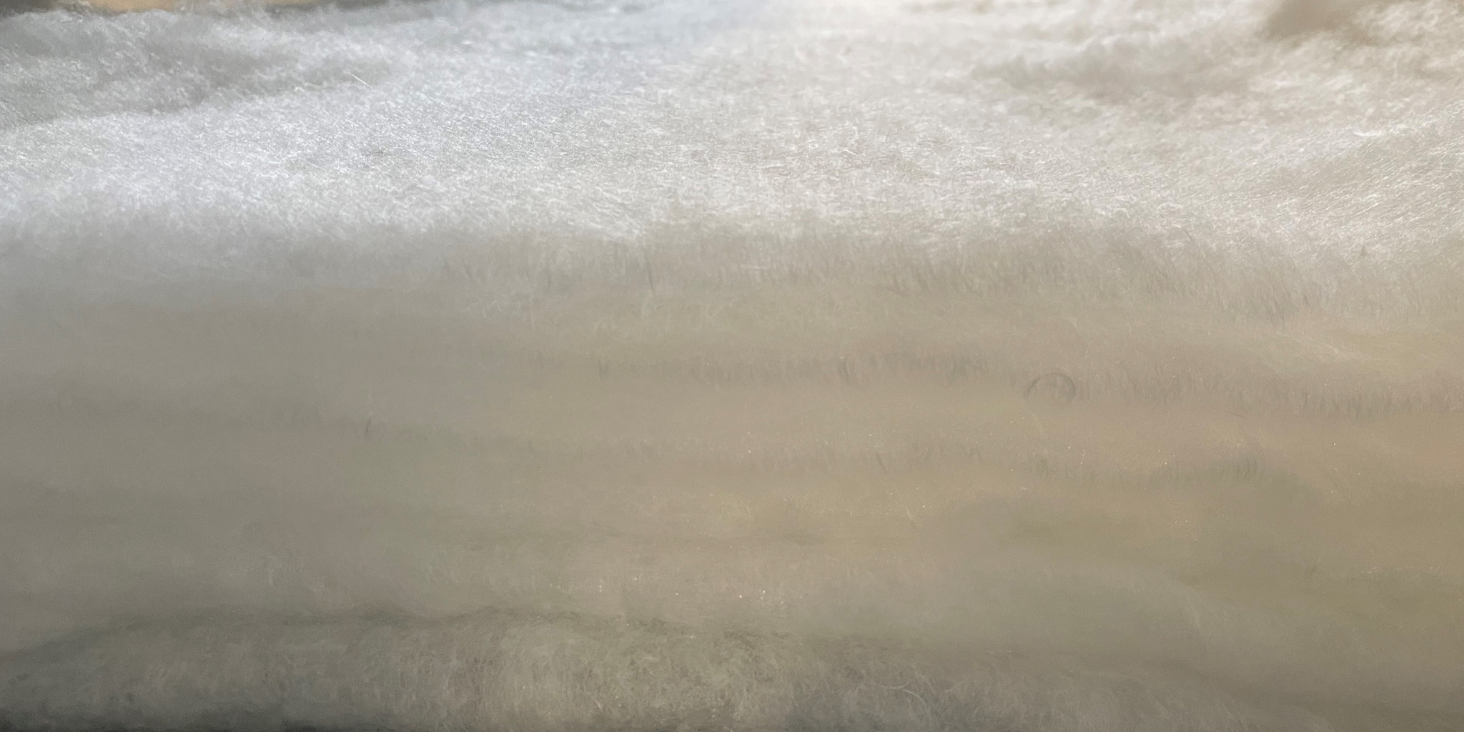 Ovatta e imbottiture: guida completa ai materiali, alla seta e alle migliori soluzioni per letto, abbigliamento e patchwork