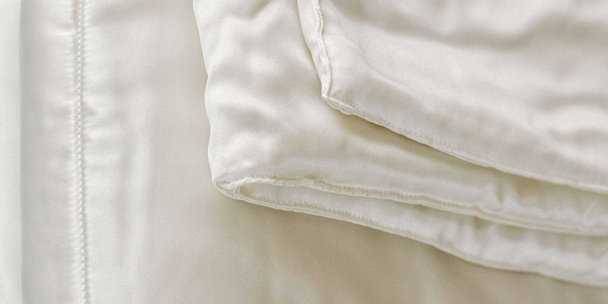 Zenn Natural – Copripiumino extra morbido – Tassello di seta – 100% Tencel Lyocell – Ecologico – Anallergico – traspirante (grigio argento, letto 180 (260 x 250 cm Zenn Natural – Copripiumino extra morbido – Tassello di seta – 100% Tencel Lyocell – Ecologico – Anallergico – traspirante (grigio argento, letto 180 (260 x 250 cm